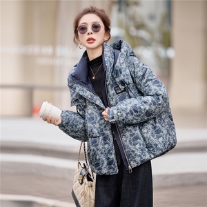 时尚印花连帽白鸭绒羽绒服2025冬季新款图片
