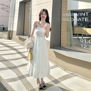 米白色法式度假风连衣裙套装女2025年夏季新款镂空钩花罩衫两件套图片