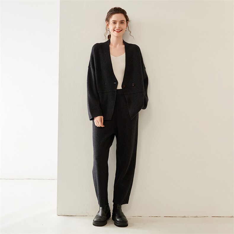 秋冬时尚气质百搭新款简约纯色山羊绒裤子套装，女装套装/套裙，雪山红莲