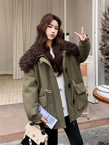 羊羔毛大翻领派克服女2025冬白鸭绒韩版宽松加厚保暖牛角扣羽绒服图片