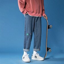 深蓝色