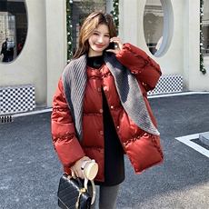 现货：冬季新款韩系披肩设计感拼接花边羽绒服2C135-8961P295K428，女装羽绒服，2C135