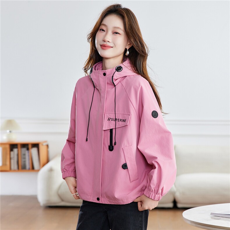 现货！刺绣连帽休闲外套女短款2026年春季新款宽松休闲玫粉色上衣，女装短外套，沐七七