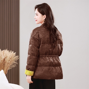 2025冬装新款90白鸭绒新中式盘扣V领羽绒服外套图片