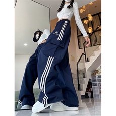 藏青色