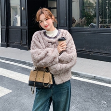 短款小香风皮毛一体2025新款仿貂绒毛毛皮草外套女年轻款，女装皮草，纯色衣恋