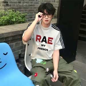 抖音得物品质二开240克宽松纯棉美式潮牌印花三条杠中性风短袖T恤图片