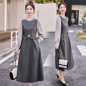 假两件拼接连衣裙女2025春季新款法式复古温柔风洋气减龄a字长裙图片