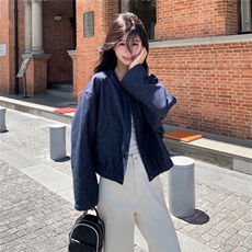 深蓝色休闲短款牛仔外套女春秋2025新款超火好看印花拼接夹克上衣，女装短外套，维壹