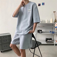 灰色