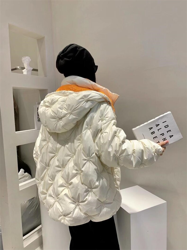 撞色带帽羽绒服，女装羽绒服，吸引力