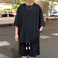 黑色