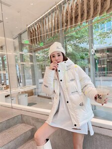 印花字母短款戴帽亮色保暖羽绒服,女装羽绒服,红衣情缘