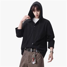黑色