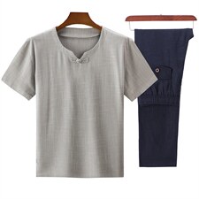 浅灰上衣+深蓝长裤