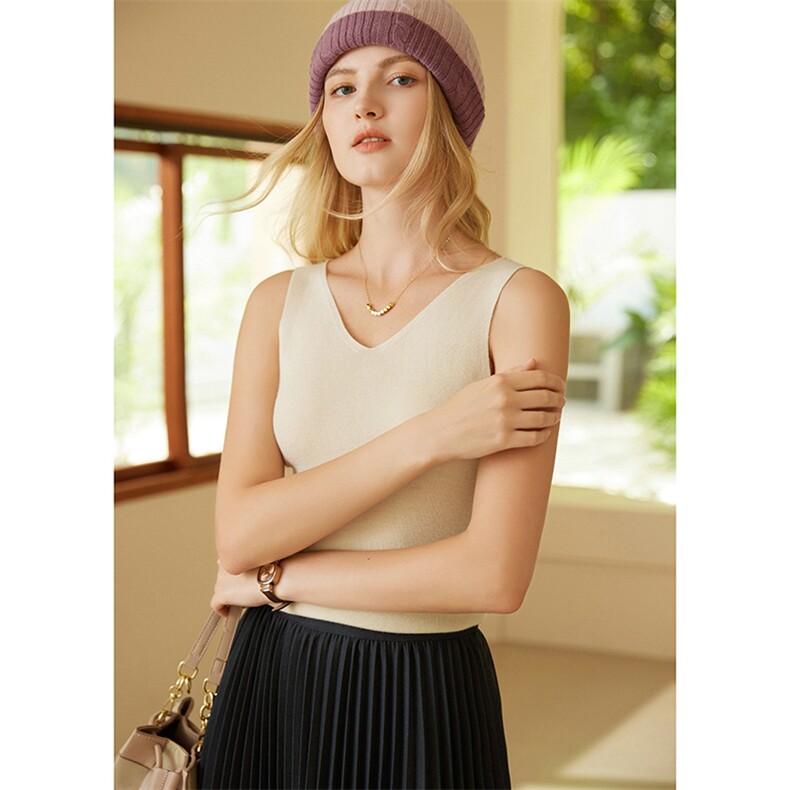 秋冬季新款舒适时尚百搭女士68支无缝抽条羊绒背心，女装背心吊带，绒上羊绒