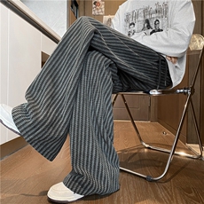 灰色