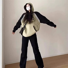 灰绿色