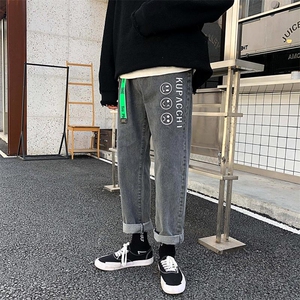送腰带秋冬男装笑脸印花直筒潮流牛仔裤图片