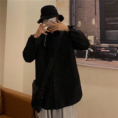 黑色