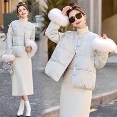 【现货】新中式提花羽绒服女2024冬季新款高级真狐狸毛白鸭绒外套，女装羽绒服，润尚靓点