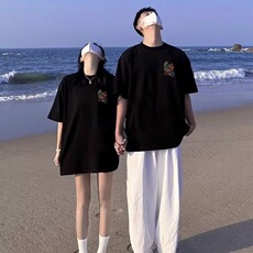 黑色