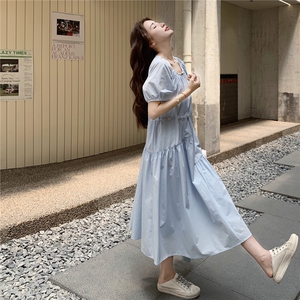法式收腰浅蓝色2025女夏季新款高级感独特漂亮绝美气质时尚连衣裙图片
