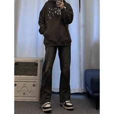 黑色
