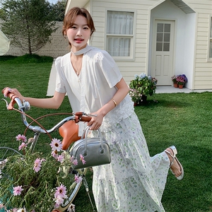 韩版温柔系甜美休闲衬衫套装女2025夏季新款显瘦碎花半身裙两件套图片