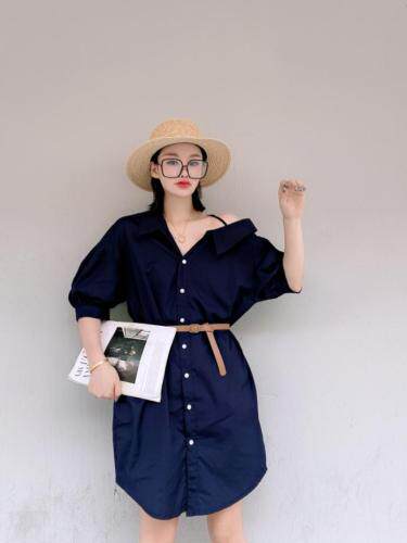 斜肩配腰带连衣裙，女装连衣裙，玩美