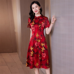 新式改良旗袍喜婆婆时尚妈妈婚宴礼服高级感花罗香云纱真丝连衣裙图片
