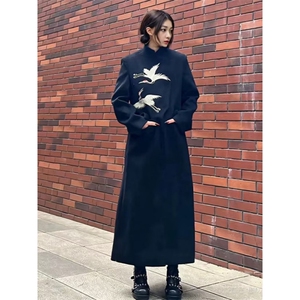 原宿时尚文艺垫肩毛呢长款风衣刺绣简约百搭潮流日系新款慵懒流行图片
