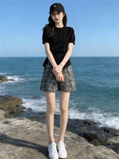 高级感时尚潮流套装女夏新款显瘦圆领开叉上衣阔腿提花短裤两件套，女装套装/套裙，江南