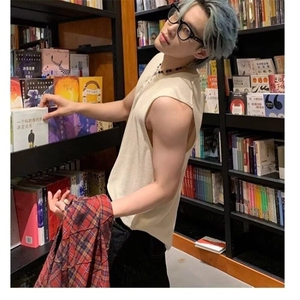 慵懒薄款小众镂空V领设计无袖针织背心男宽松美式复古套头上衣服图片