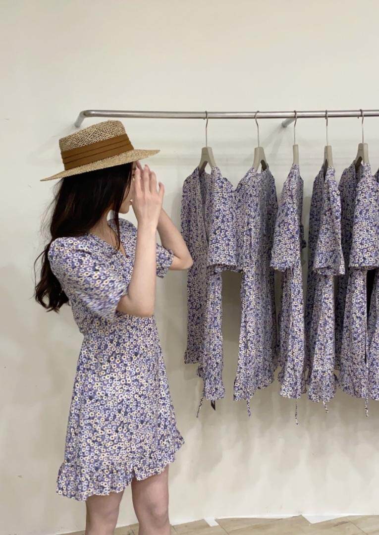 夏季新款韩版花色连衣裙，女装连衣裙，唇蔻