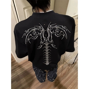 蛇瞳脊骨美式高街短袖男夏季小众设计感铆钉正肩T恤美式五分半袖