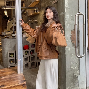 复古棕色羊羔毛领皮衣羽绒服女冬季韩系白鸭绒机车服外套图片