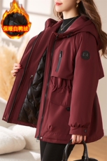 红工装羽绒服女2025冬季新款加厚保暖白鸭绒内胆派克服外套，女装羽绒服，慕咨