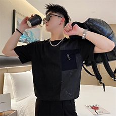 黑色