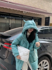 小恶魔连帽短款羽绒服 Size：SM，女装羽绒服，里奈(1F)