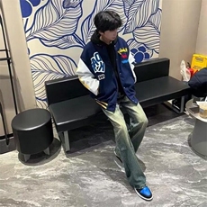 藏蓝色