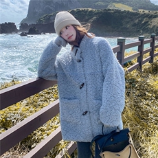 当季新款韩系羊羔毛外套2C229-86235-P275-K445，女装短外套，2C229