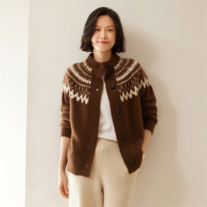 温暖驱寒~前后两穿小山羊绒开衫女半高领嵌花打底衫加厚毛衣外套,女装羊绒衫,绒创羊绒