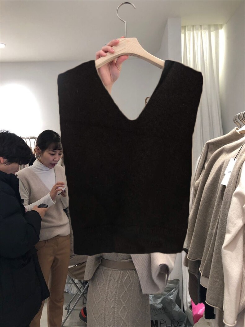 秋冬羊毛韩版宽松V领马甲女短款毛衣坎肩百搭慵懒风针织背心外搭，女装马甲，嘉日羊绒