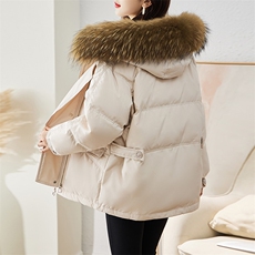 现货羽绒服女连帽新款短款小个子面包服时尚宽松休闲保暖轻暖外套，女装羽绒服，贵人树