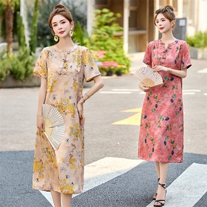 2025夏季新款时尚印花连衣裙女款高级感气质大码V领短袖中长裙图片
