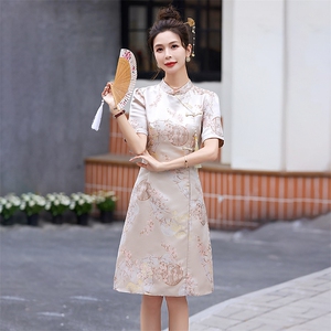 2024夏季新款优雅印花盘扣连衣裙 修身显瘦气质淑女风图片