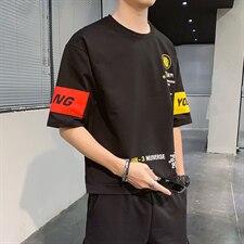 黑色