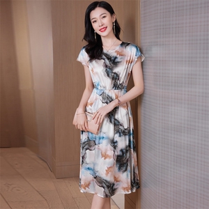 印花重磅真丝连衣裙女中长款2025新款年轻妈妈装系带桑蚕丝A字裙图片