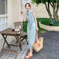 浅蓝色收腰无袖背心牛仔连衣裙女夏2025新款显瘦气质独特绝美长裙，女装连衣裙，2C050